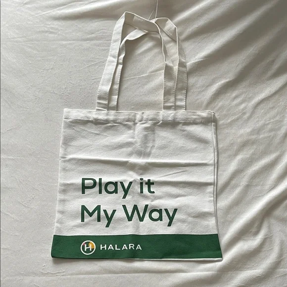 NWT HALARA White Tote with Green Details - Picture 1 of 4